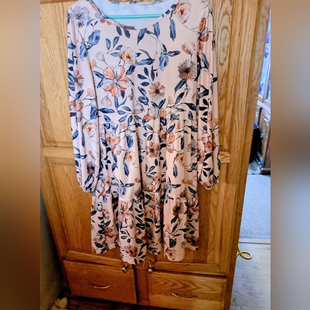Pretty Dress Bust 36" Size S NWOT